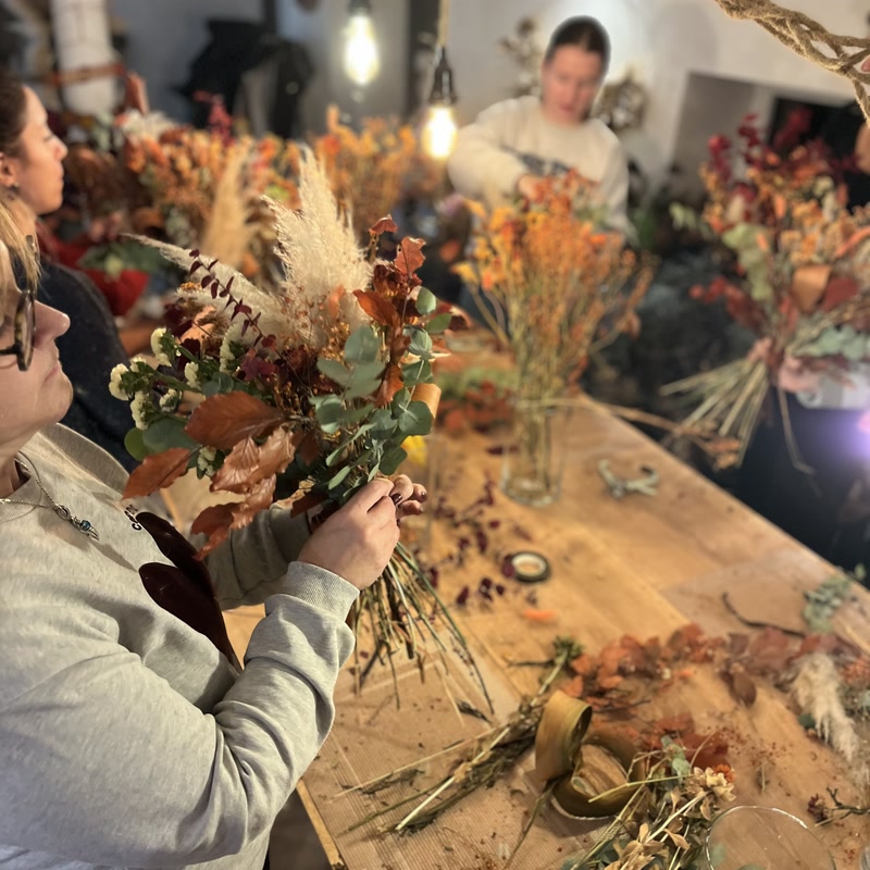 Atelier d'art floral : bouquets de fleurs séchées