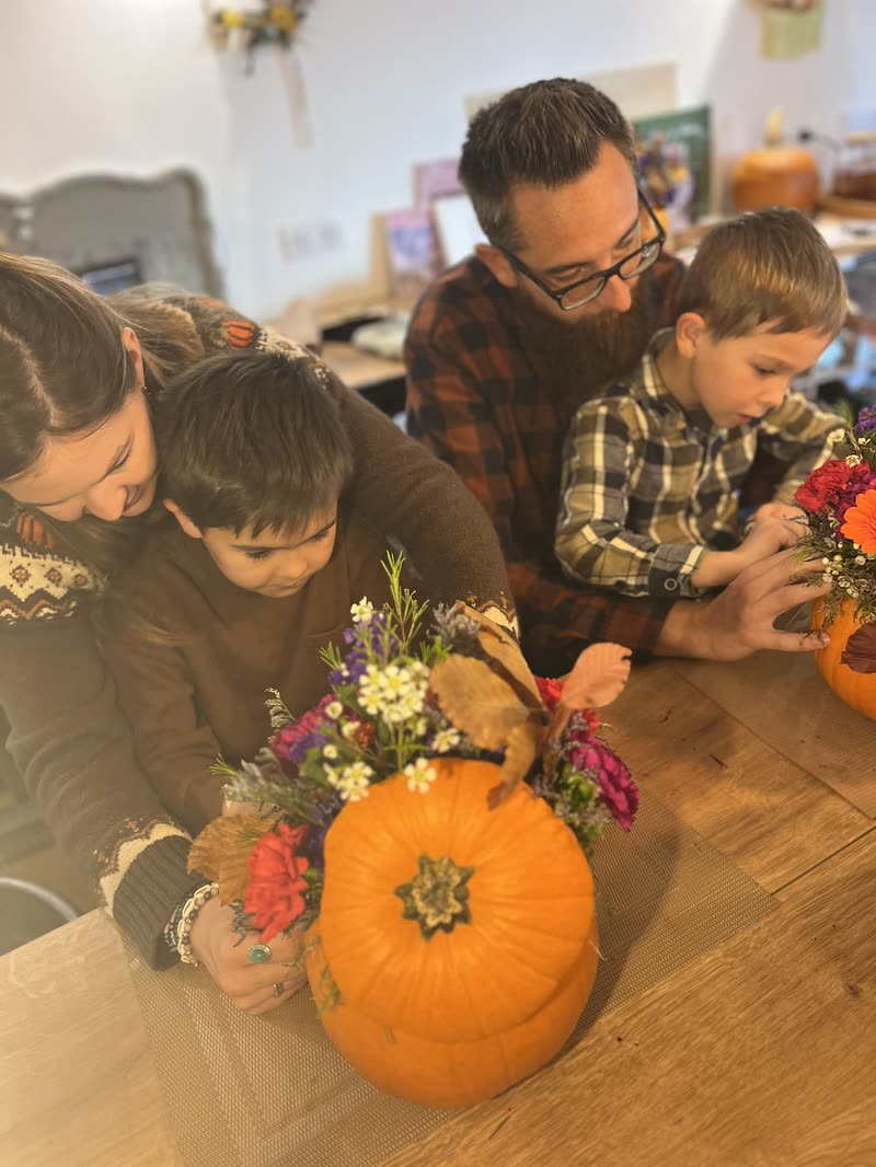 Atelier parents-enfants : citrouilles garnies de fleurs